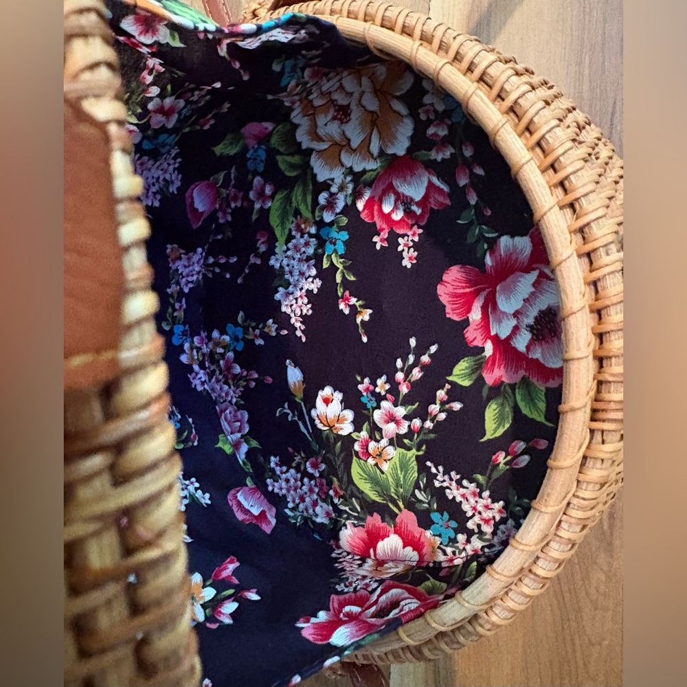 Natural NEO Handwoven Round Rattan Crossbody, Leather Straps & Floral Lining - Picture 5 of 9
